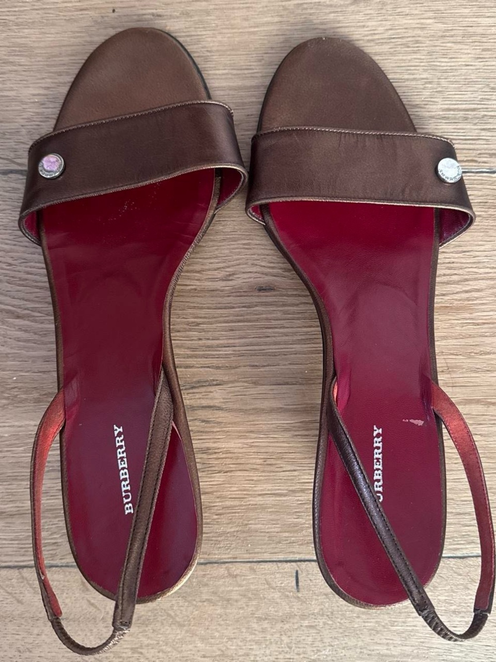 Burberry kitten sandal leather